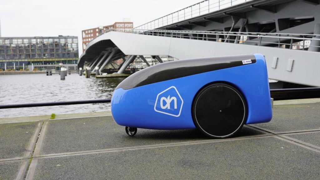 Photo of AH delivery robot in Eindhoven
