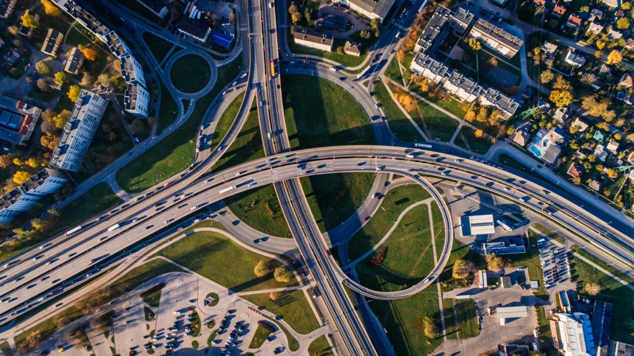 Luchtfoto van verkeersplein