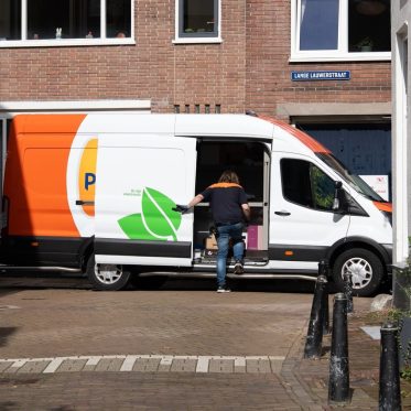 Header Logistiek groot Bestelbus in stad